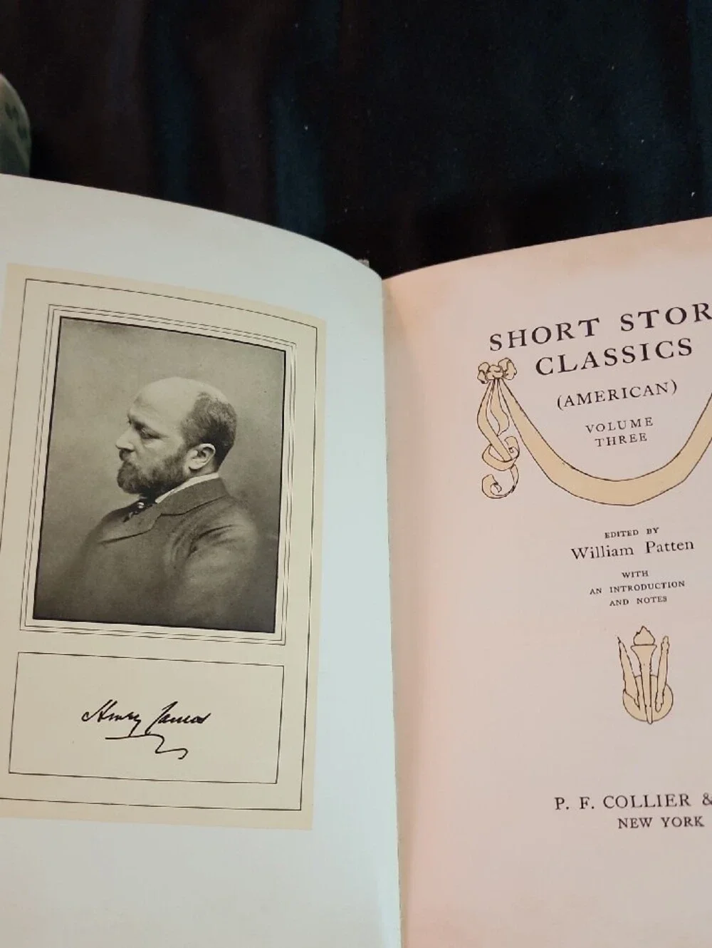 Short Story Classics American Hardcover Book Set - Beige